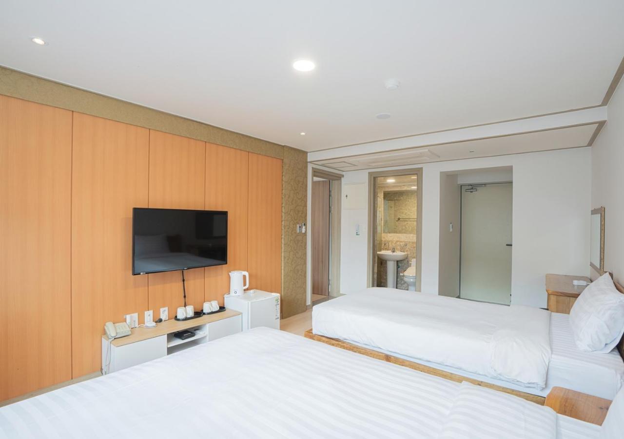 J2 Family Hotel Τζέτζου Εξωτερικό φωτογραφία