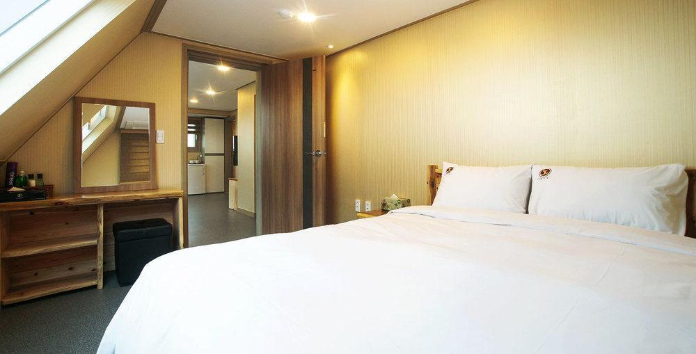 J2 Family Hotel Τζέτζου Εξωτερικό φωτογραφία