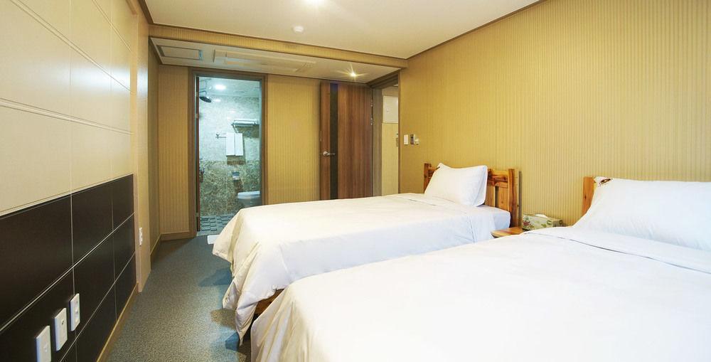 J2 Family Hotel Τζέτζου Εξωτερικό φωτογραφία
