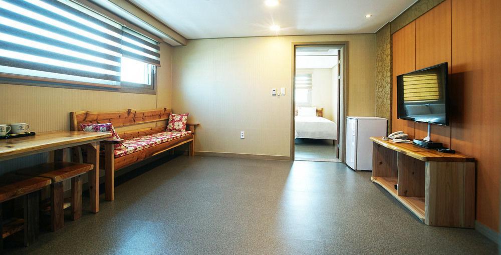 J2 Family Hotel Τζέτζου Εξωτερικό φωτογραφία