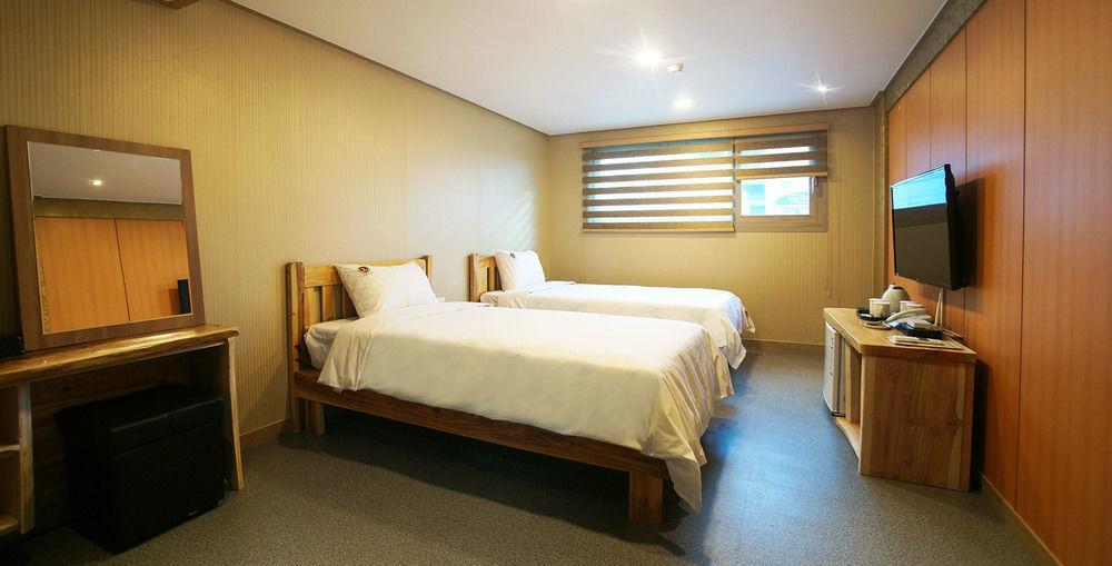 J2 Family Hotel Τζέτζου Εξωτερικό φωτογραφία