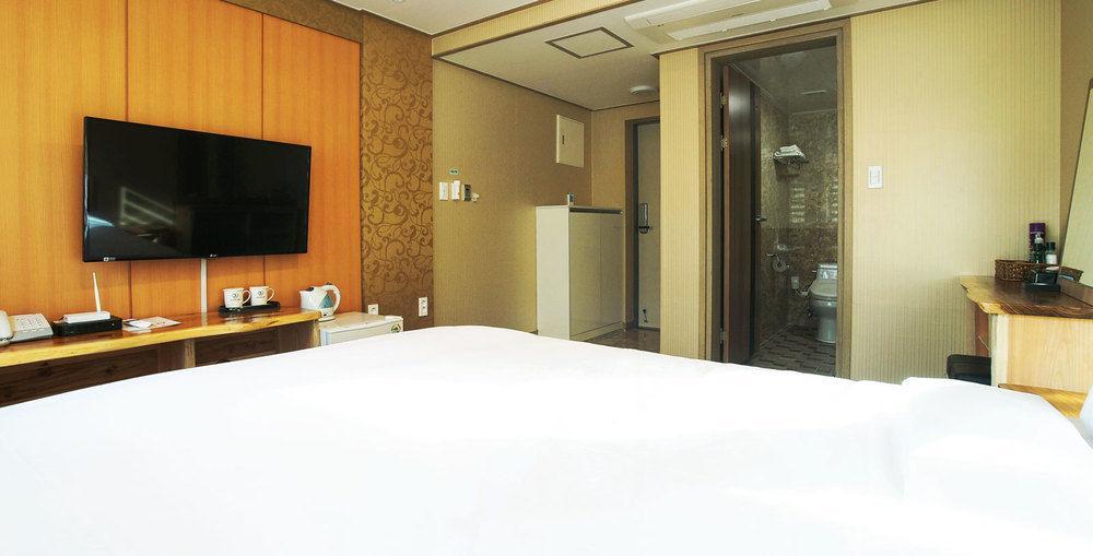 J2 Family Hotel Τζέτζου Εξωτερικό φωτογραφία