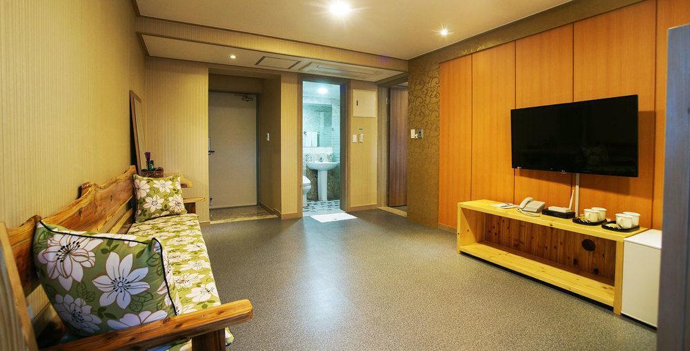 J2 Family Hotel Τζέτζου Εξωτερικό φωτογραφία