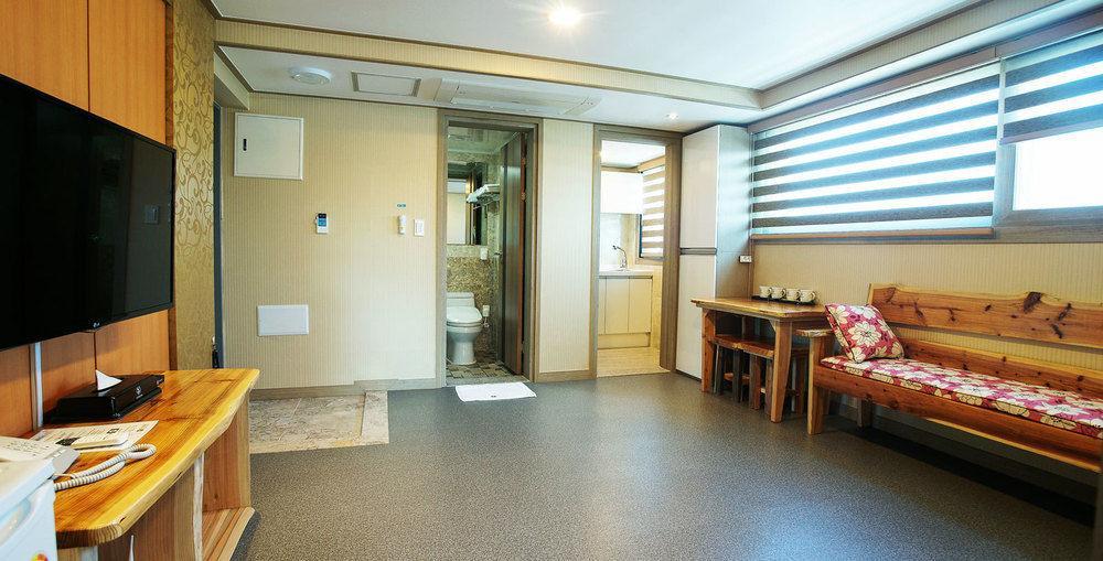 J2 Family Hotel Τζέτζου Εξωτερικό φωτογραφία