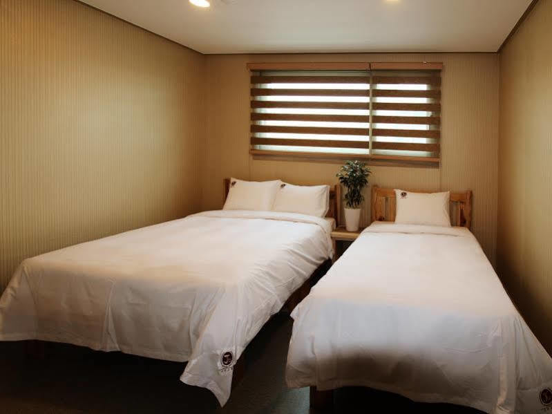 J2 Family Hotel Τζέτζου Εξωτερικό φωτογραφία